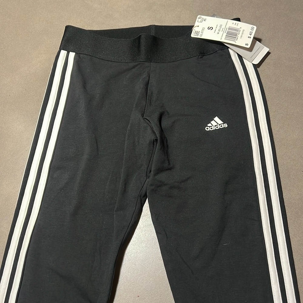 Adidas leggings NWT Sz Small